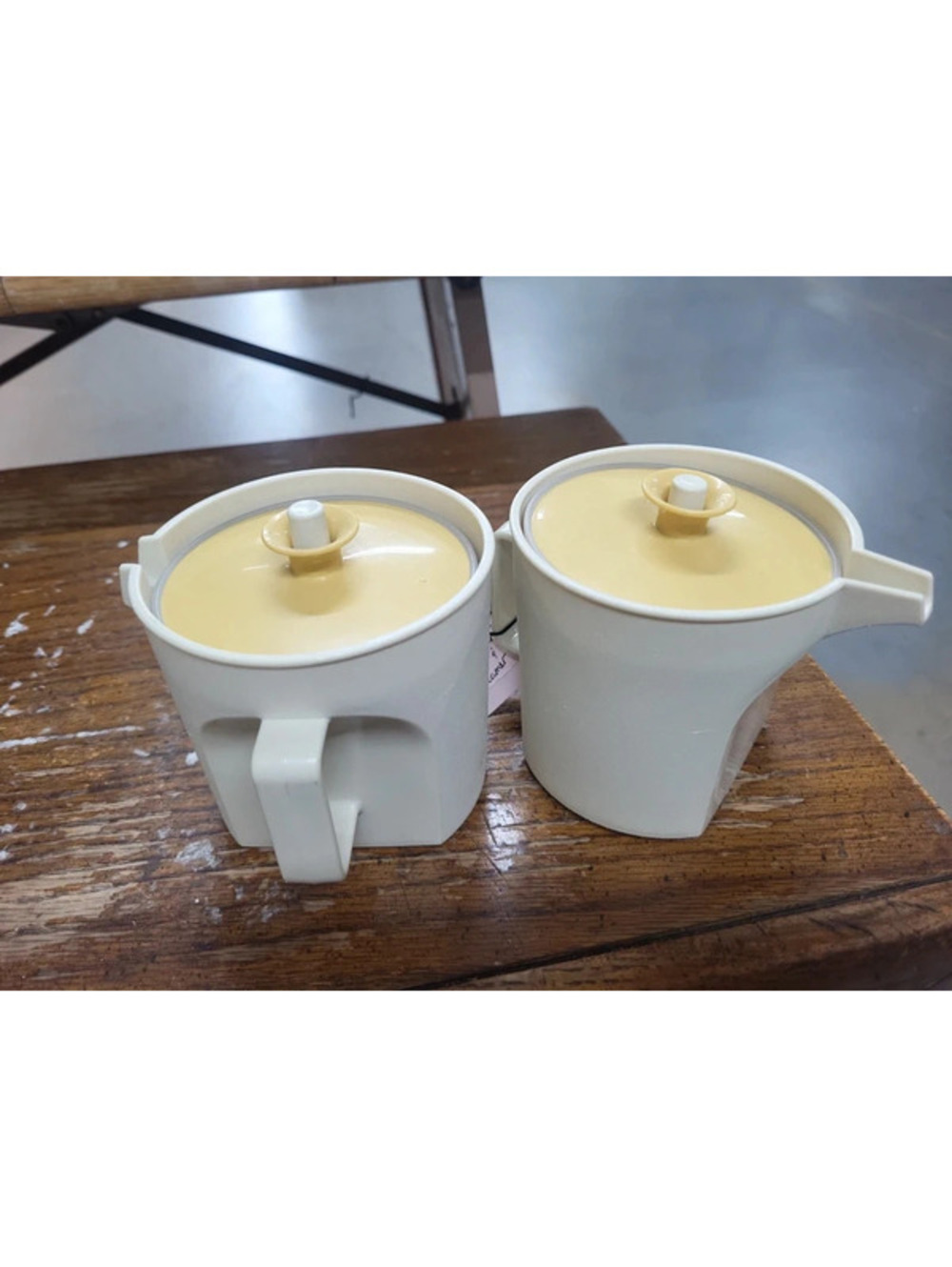 2pc Tupperware Harvest Gold cream & Sugar
